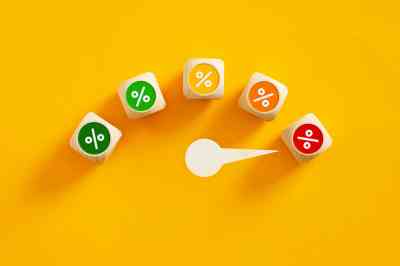 Tachometer mit Pfeil der den höchsten Prozentsatz anzeigt